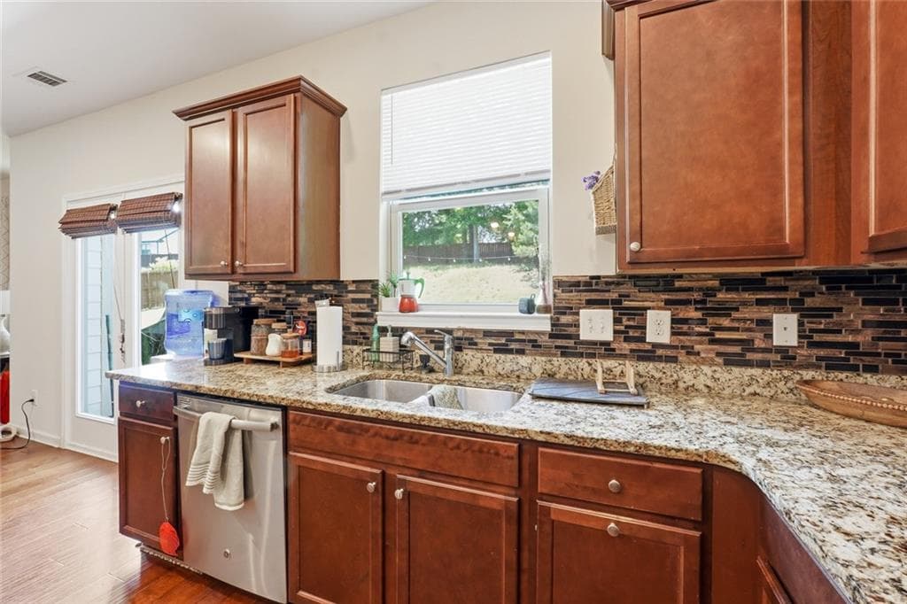5 bedroom, 3 bathroom, 2,946 sq ft single family residence for sale at 7048 Roselake Circle, Douglasville, GA 30134 — photo 7