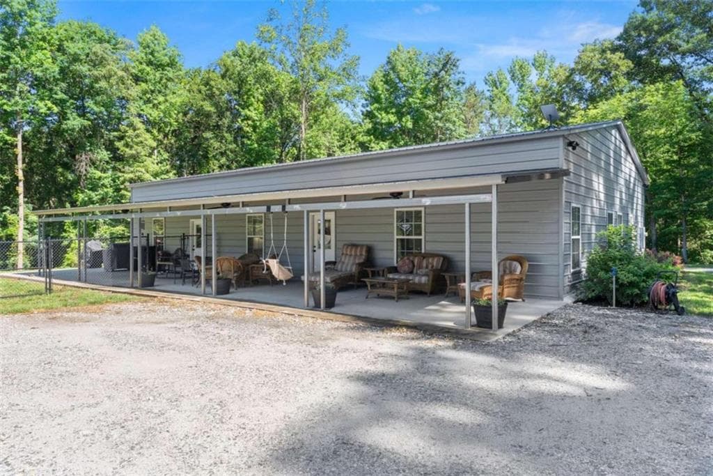 1 bedroom, 2 bathroom, 2,400 sq ft single family residence for sale at 1366 Wheeler Cemetery Road, Maysville, GA 30558