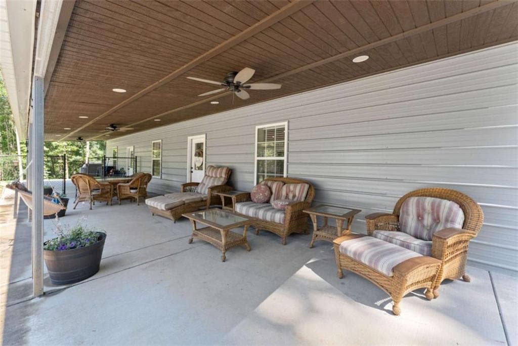 1 bedroom, 2 bathroom, 2,400 sq ft single family residence for sale at 1366 Wheeler Cemetery Road, Maysville, GA 30558 — photo 9