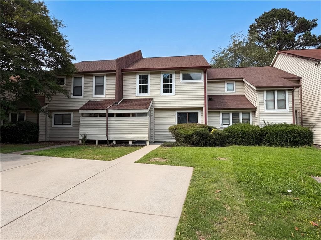 2 bedroom, 3 bathroom, 1,364 sq ft townhouse for sale at 3271 Tennington Place, Lawrenceville, GA 30044