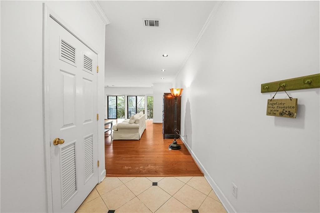 2 bedroom, 3 bathroom, 1,730 sq ft condominium for sale at 3071 Lenox Road 11, Atlanta, GA 30324 — photo 4