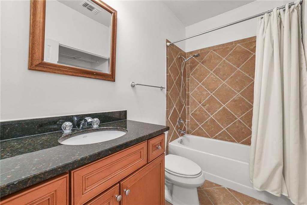 2 bedroom, 3 bathroom, 1,730 sq ft condominium for sale at 3071 Lenox Road 11, Atlanta, GA 30324 — photo 9
