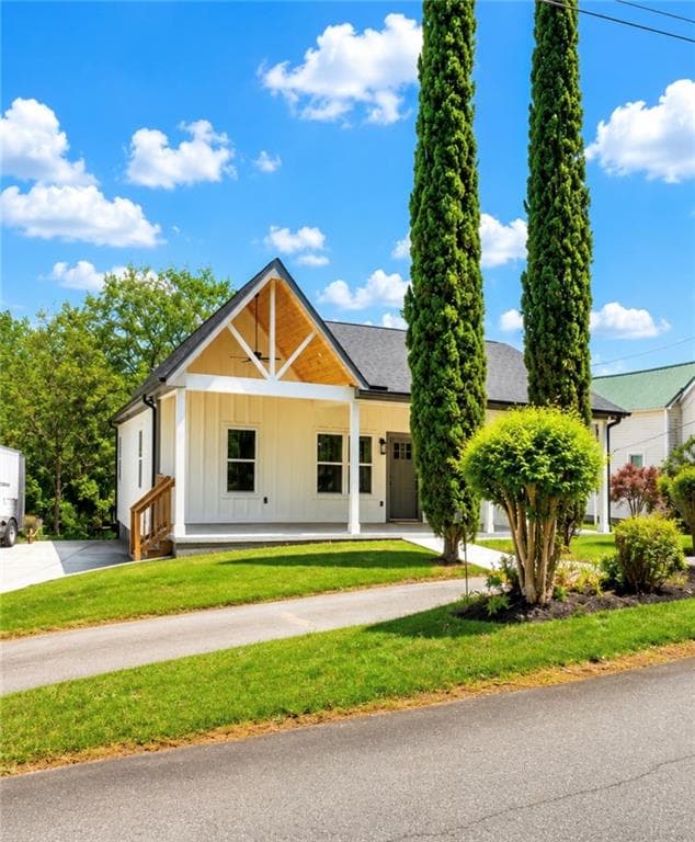 3 bedroom, 2 bathroom, 1,440 sq ft single family residence under contract at 130 E Railroad Avenue, Alto, GA 30510 — photo 2