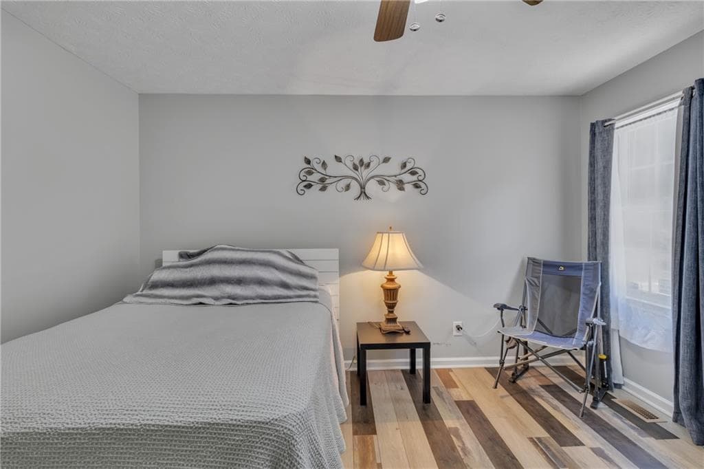 7 bedroom, 4 bathroom, 2,480 sq ft single family residence for sale at 3105 Navajo Circle, Gainesville, GA 30501 — photo 10