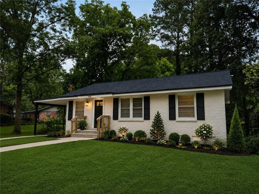 3 bedroom, 1 bathroom, 910 sq ft single family residence under contract at 633 Currie Drive, Forest Park, GA 30297 — photo 2