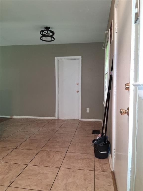 3 bedroom, 1 bathroom, 910 sq ft single family residence under contract at 633 Currie Drive, Forest Park, GA 30297 — photo 5