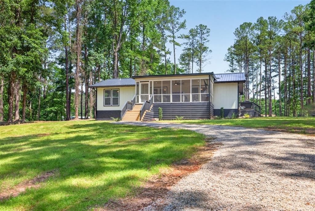 3 bedroom, 2 bathroom, 1,464 sq ft single family residence for sale at 554 S Steel Bridge Road, Eatonton, GA 31024 — photo 2