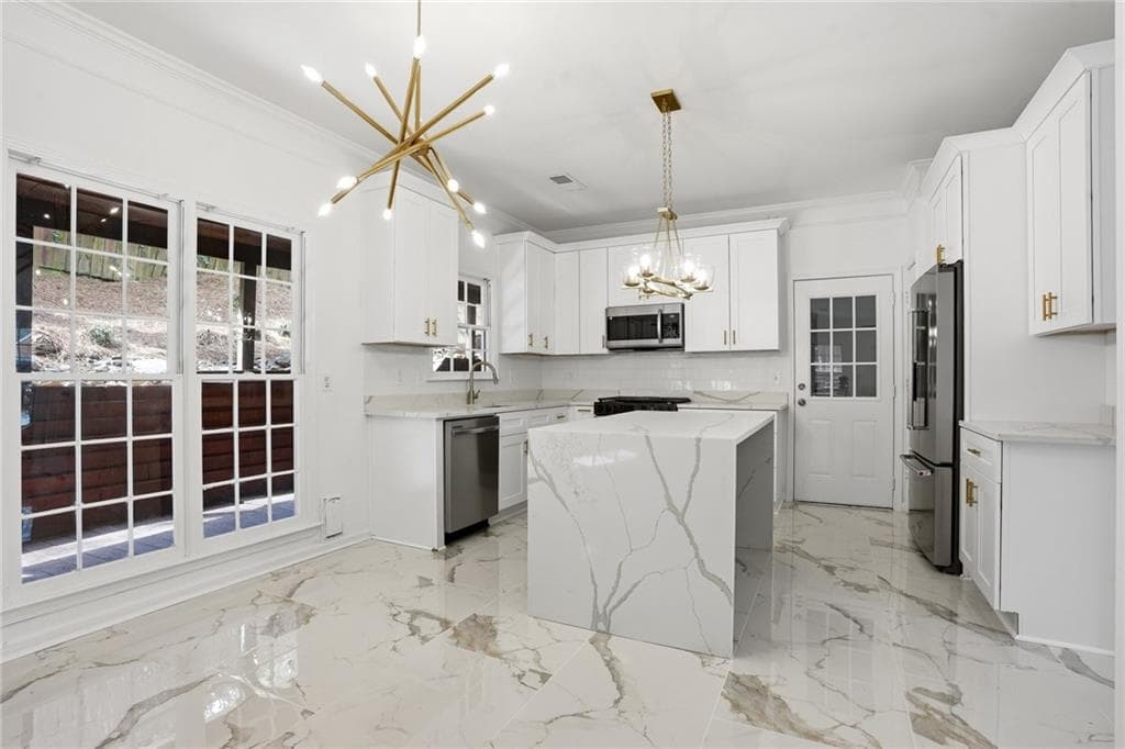4 bedroom, 4 bathroom, 2,992 sq ft single family residence for sale at 265 Marchand Court, Atlanta, GA 30328 — photo 6