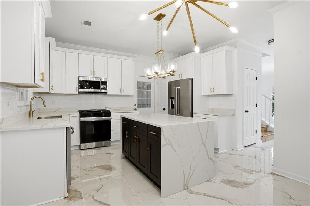 4 bedroom, 4 bathroom, 2,992 sq ft single family residence for sale at 265 Marchand Court, Atlanta, GA 30328 — photo 8
