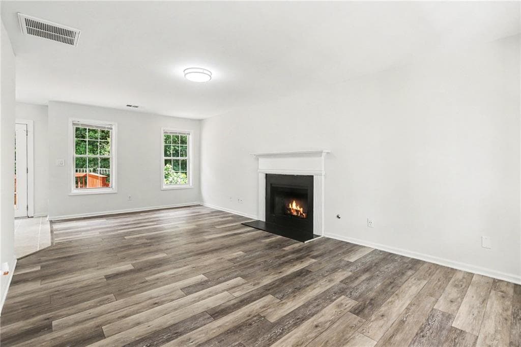 4 bedroom, 4 bathroom, 2,499 sq ft single family residence for sale at 975 Riverside Walk Crossing, Sugar Hill, GA 30518 — photo 3