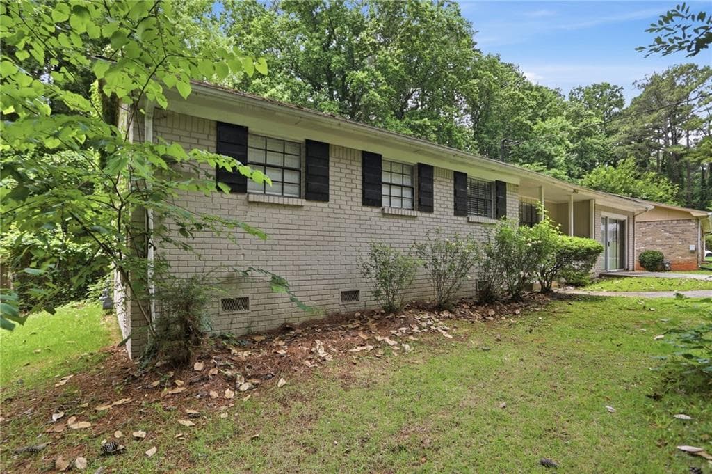 3 bedroom, 2 bathroom, 1,508 sq ft single family residence for sale at 2749 Williamsburg Drive, Decatur, GA 30034 — photo 3