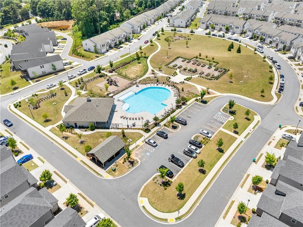 5 bedroom, 3 bathroom, 2,674 sq ft single family residence for sale at 4931 Silver Canoe Way, Lawrenceville, GA 30044 — photo 4