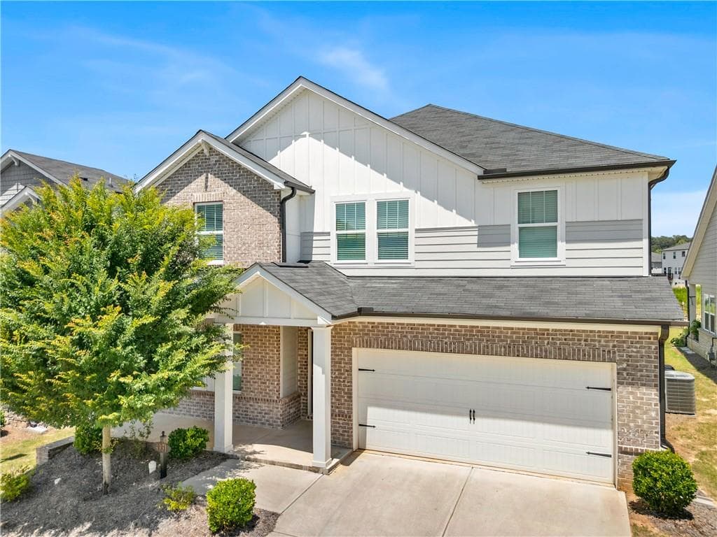 5 bedroom, 3 bathroom, 2,674 sq ft single family residence for sale at 4931 Silver Canoe Way, Lawrenceville, GA 30044