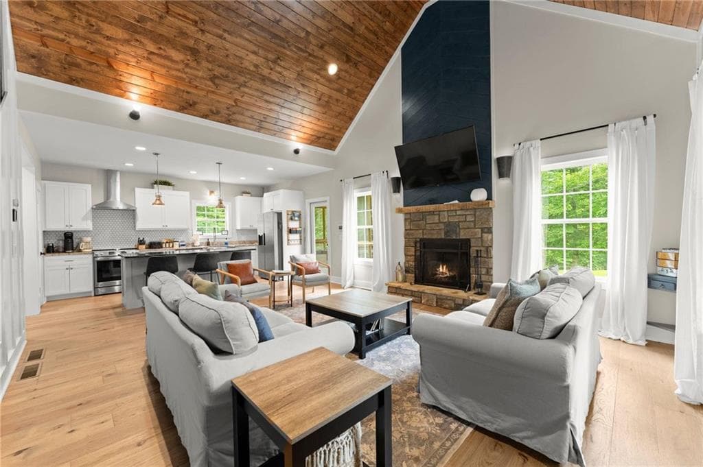 3 bedroom, 3 bathroom, 2,690 sq ft single family residence for sale at 1320 Preacher Campbell Road, Clarkesville, GA 30523 — photo 3