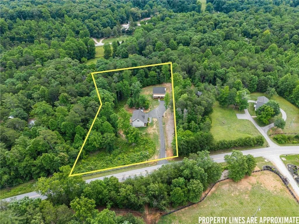 6 bedroom, 6 bathroom, 5,401 sq ft single family residence for sale at 1300/2 Preacher Campbell Road, Clarkesville, GA 30523 — photo 2