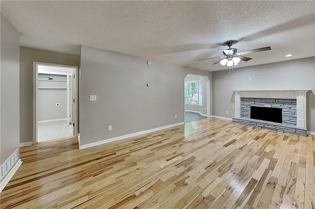 4 bedroom, 3 bathroom, 1,969 sq ft single family residence for rent at 339 Abbington Lane, Douglasville, GA 30134 for $2,090 a month — photo 2