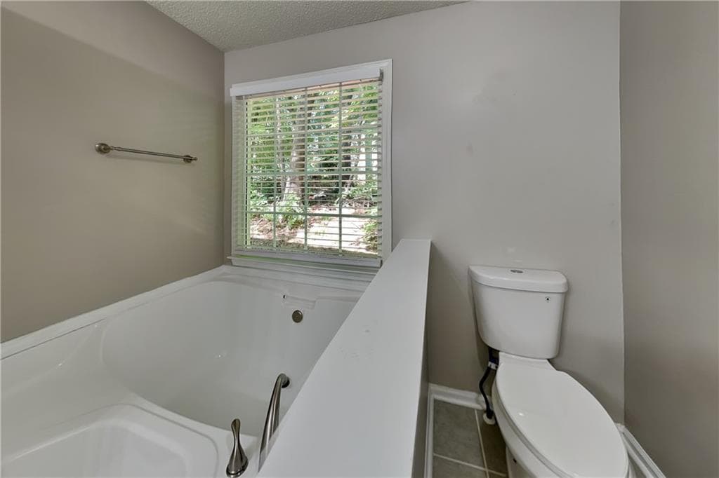 4 bedroom, 3 bathroom, 1,969 sq ft single family residence for rent at 339 Abbington Lane, Douglasville, GA 30134 for $2,090 a month — photo 9