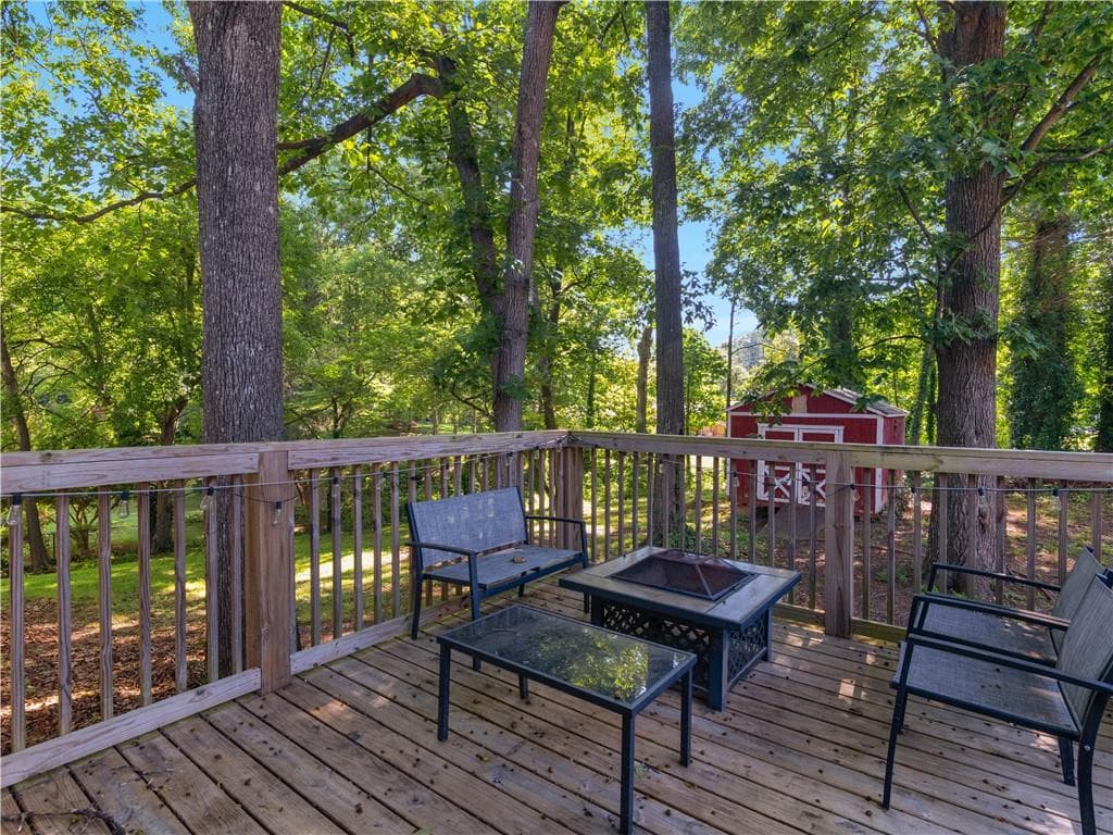 3 bedroom, 2 bathroom, 1,075 sq ft single family residence for sale at 3790 Sweetbriar Circle, Lithia Springs, GA 30122 — photo 10