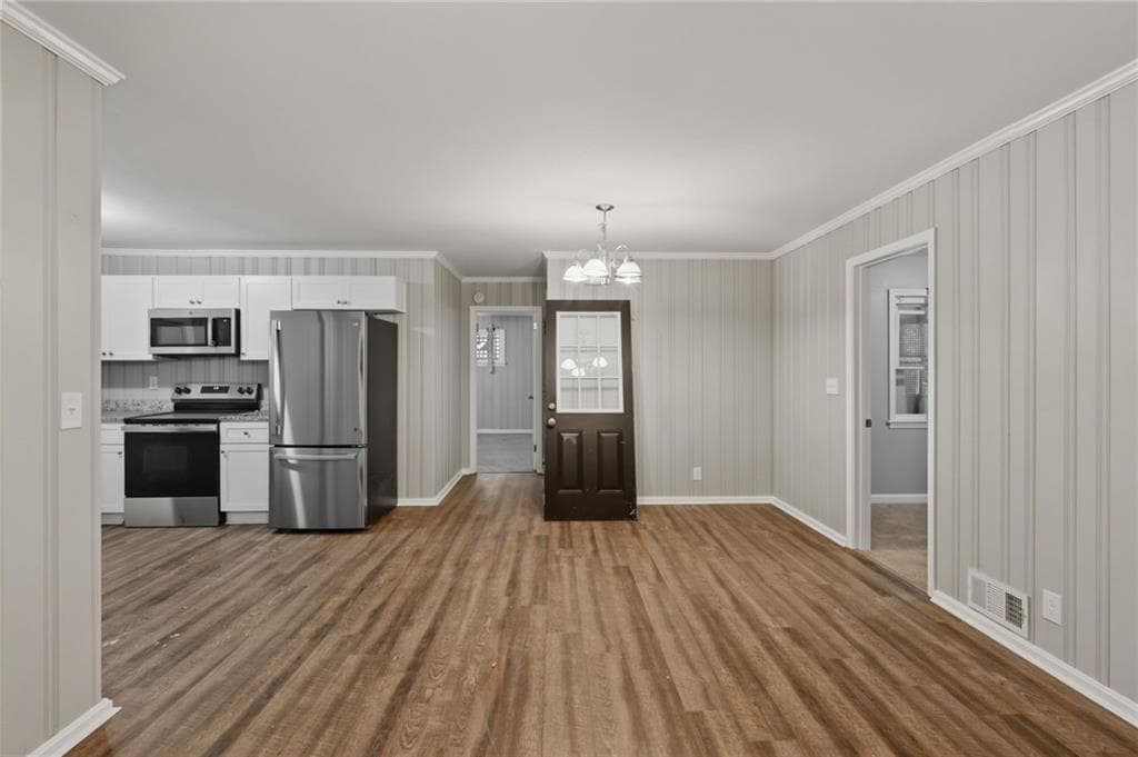 5 bedroom, 3 bathroom, 1,654 sq ft single family residence for sale at 4026 E Hilda Circle, Decatur, GA 30035 — photo 10
