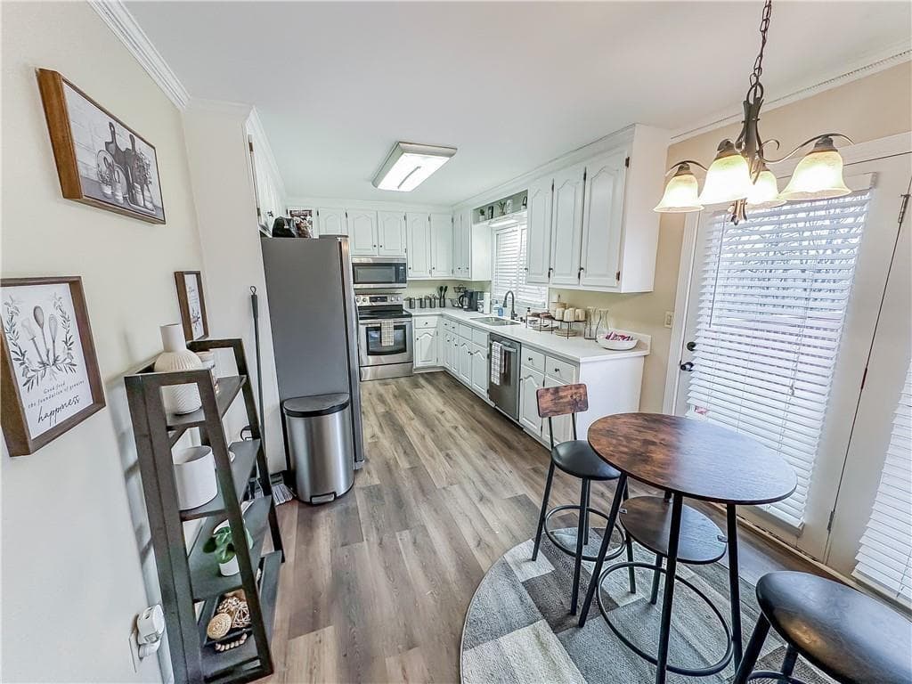 3 bedroom, 3 bathroom, 2,504 sq ft single family residence for sale at 199 Amberidge Drive, Cartersville, GA 30121 — photo 5