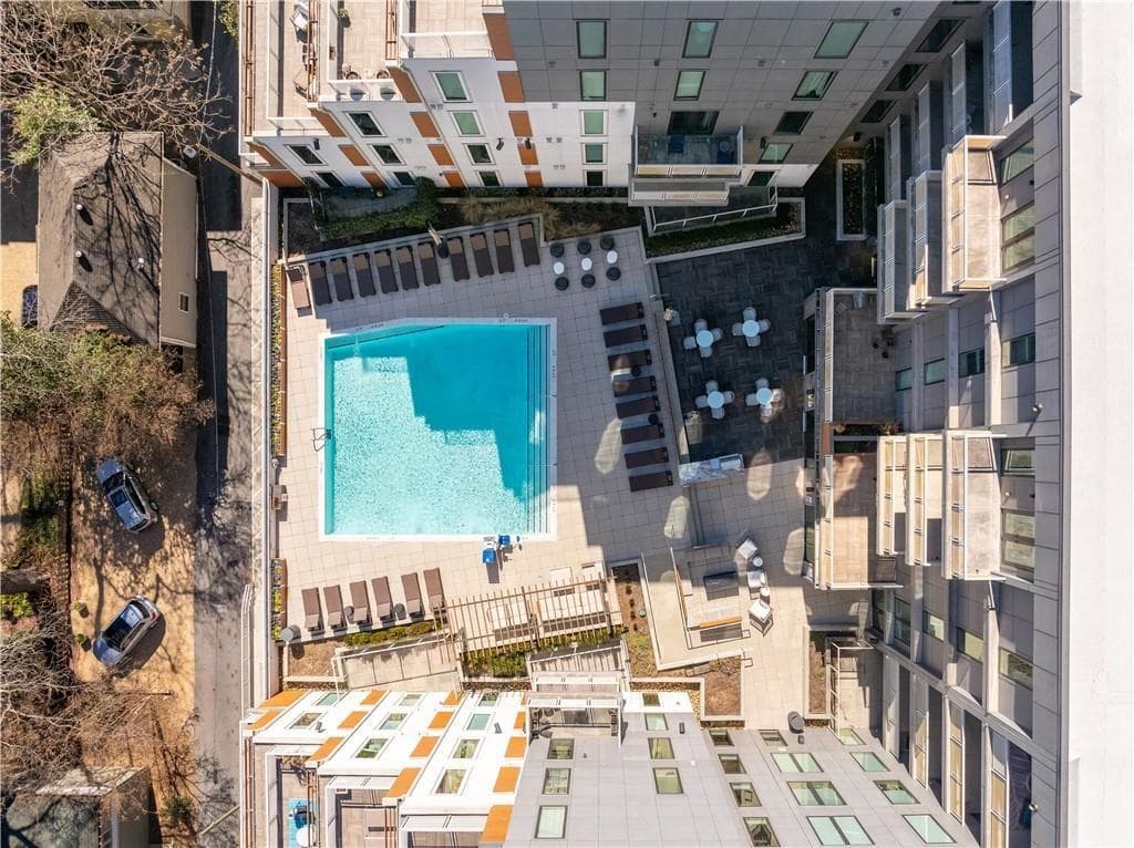 1 bedroom, 1 bathroom, 834 sq ft condominium for sale at 775 Juniper Street 208, Atlanta, GA 30308 — photo 7
