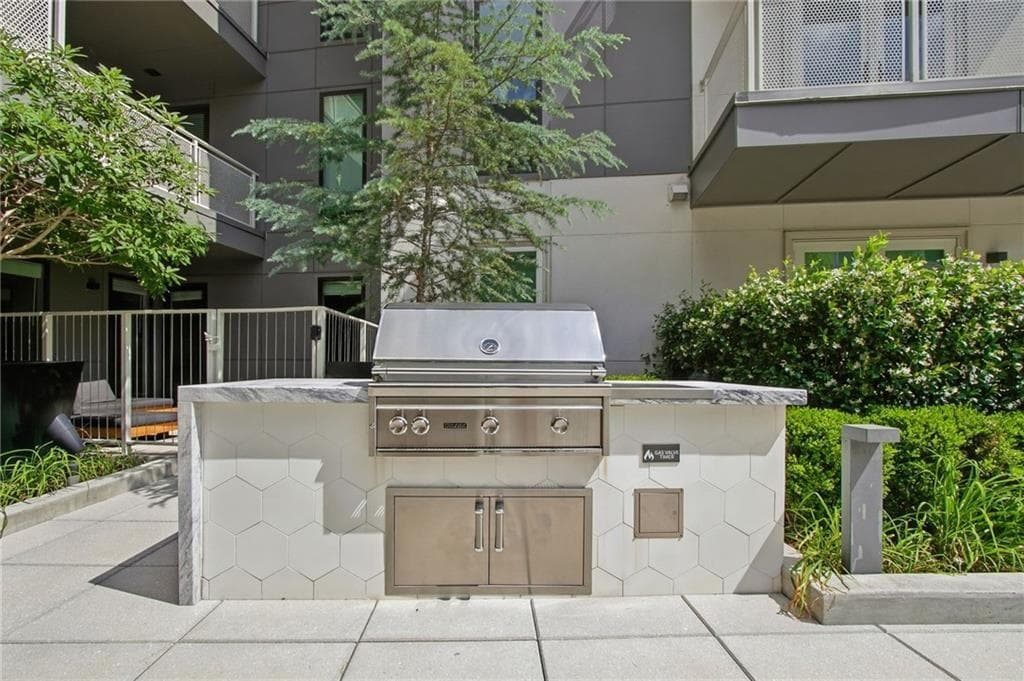 1 bedroom, 1 bathroom, 834 sq ft condominium for sale at 775 Juniper Street 208, Atlanta, GA 30308 — photo 9