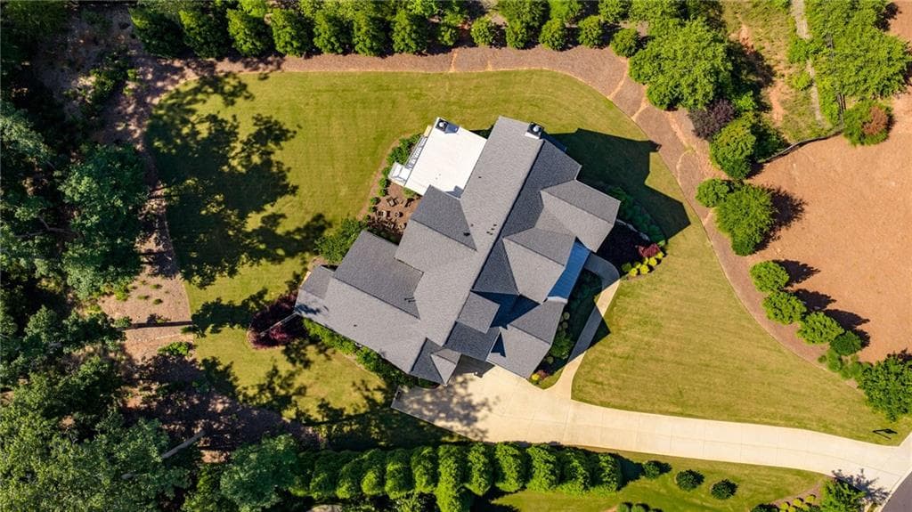 6 bedroom, 7 bathroom, 8,143 sq ft single family residence under contract at 15775 Bon Endriot Drive, Milton, GA 30004 — photo 7