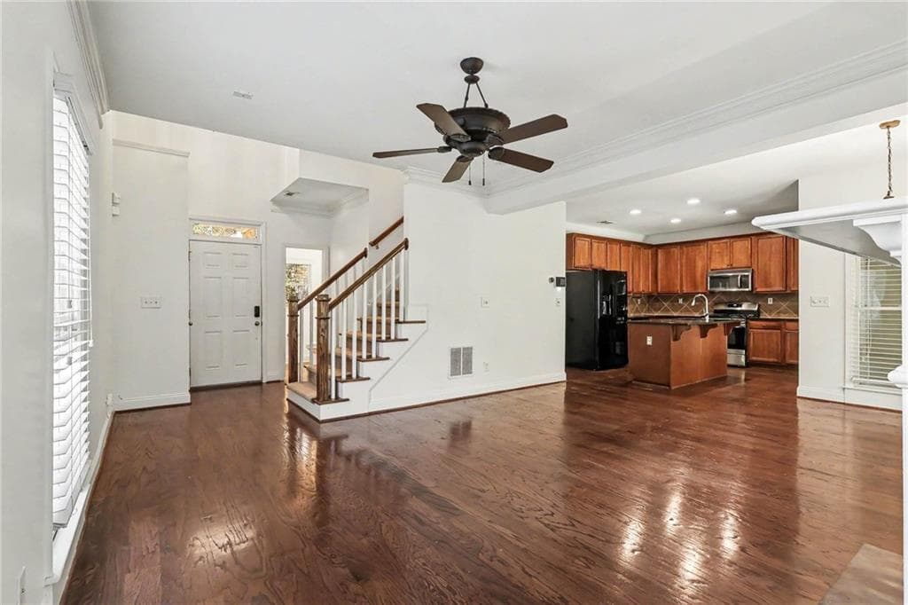 3 bedroom, 3 bathroom, 1,284 sq ft townhouse under contract at 1420 Village Creek Circle, Atlanta, GA 30316 — photo 7