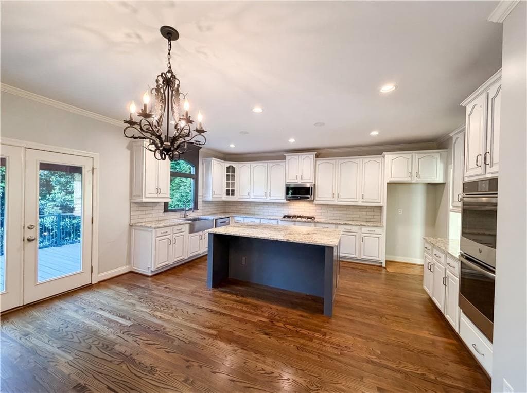 5 bedroom, 6 bathroom, 5,486 sq ft single family residence under contract at 3001 Moss Stone Lane, Marietta, GA 30064 — photo 2