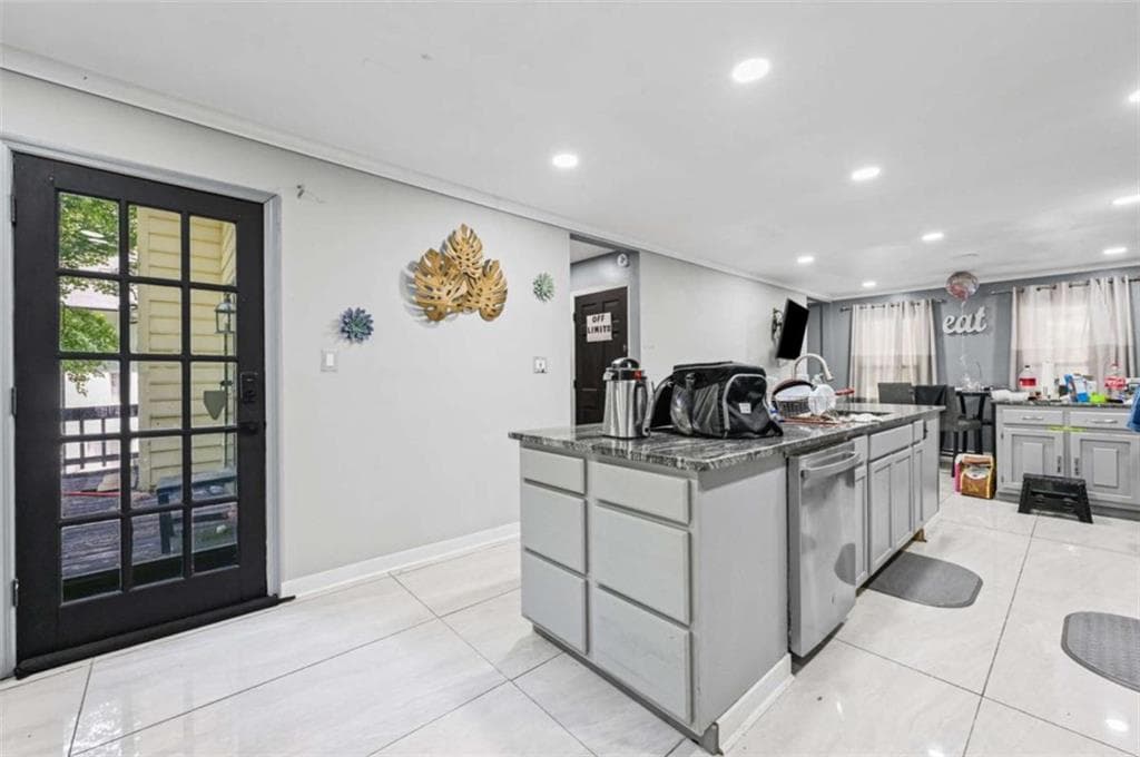 5 bedroom, 4 bathroom, 3,265 sq ft single family residence for sale at 488 Allana Court, Stone Mountain, GA 30087 — photo 6
