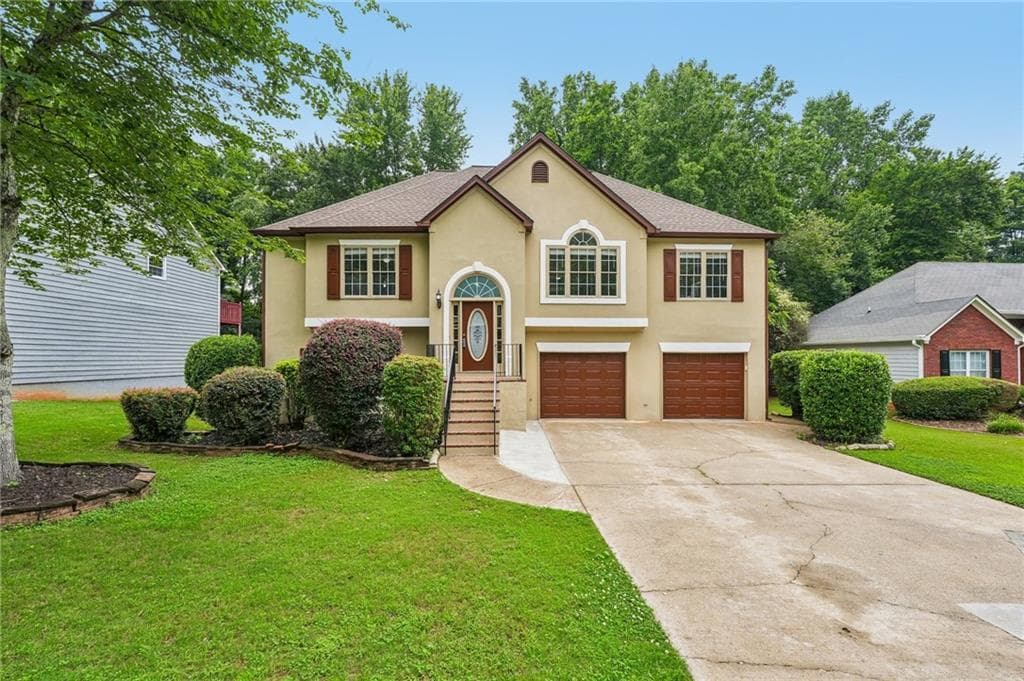 5 bedroom, 3 bathroom, 2,745 sq ft single family residence for sale at 209 Eagle Glen Court, Woodstock, GA 30189 — photo 1 of 36