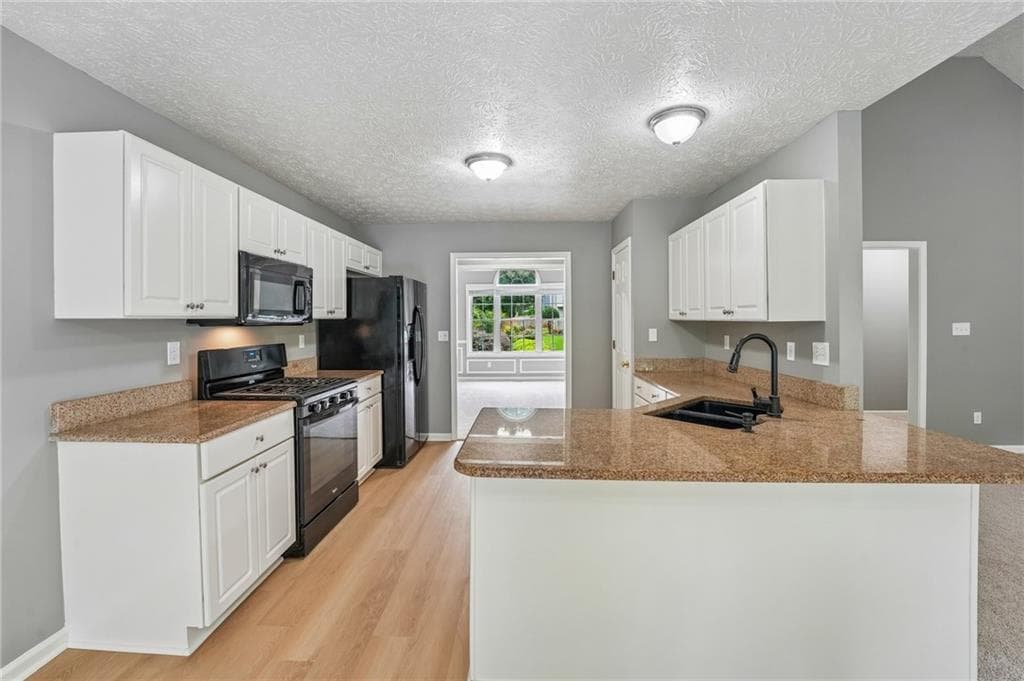 5 bedroom, 3 bathroom, 2,745 sq ft single family residence for sale at 209 Eagle Glen Court, Woodstock, GA 30189 — photo 7