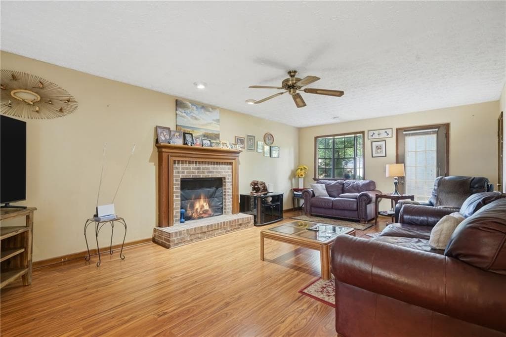 3 bedroom, 3 bathroom, 1,536 sq ft single family residence for sale at 4231 Creek Hollow Way, Duluth, GA 30096 — photo 4