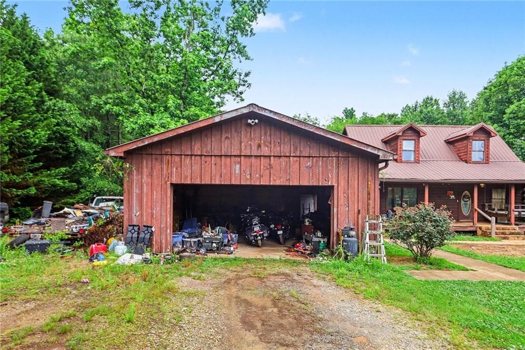 4 bedroom, 3 bathroom, 2,176 sq ft single family residence for sale at 385 Bar J Road, Temple, GA 30179 — photo 3
