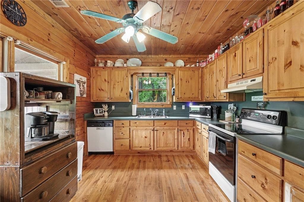 4 bedroom, 3 bathroom, 2,176 sq ft single family residence for sale at 385 Bar J Road, Temple, GA 30179 — photo 9