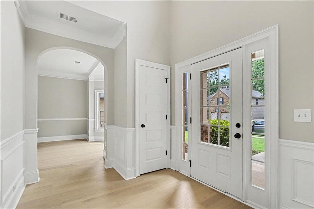 4 bedroom, 3 bathroom, 3,306 sq ft single family residence under contract at 7985 Snapwell Drive, Fairburn, GA 30213 — photo 4