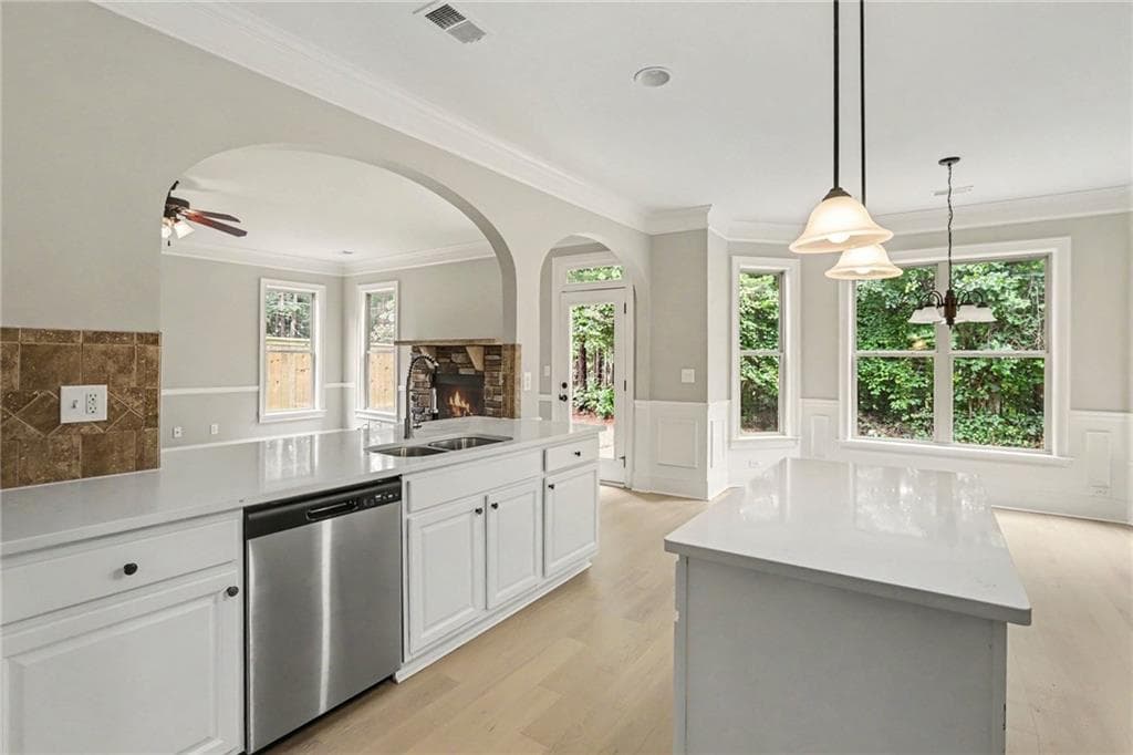 4 bedroom, 3 bathroom, 3,306 sq ft single family residence under contract at 7985 Snapwell Drive, Fairburn, GA 30213 — photo 8