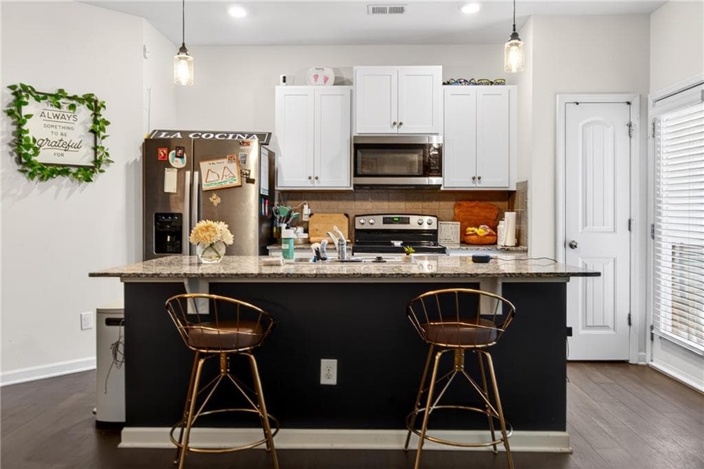 3 bedroom, 3 bathroom, 1,540 sq ft townhouse for sale at 5705 Union Pointe Drive, Union City, GA 30291 — photo 8