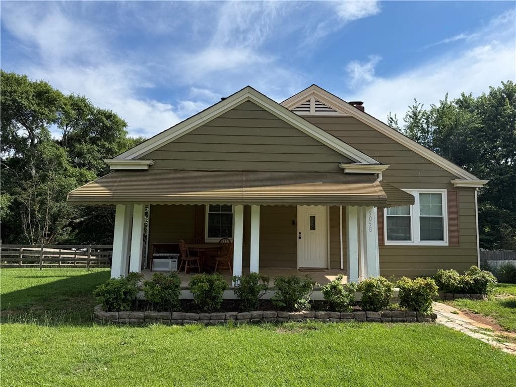 2 bedroom, 1 bathroom, 1,234 sq ft single family residence for rent at 5058 Austell Powder Springs Road, Austell, GA 30106 for $1,900 a month — photo 2