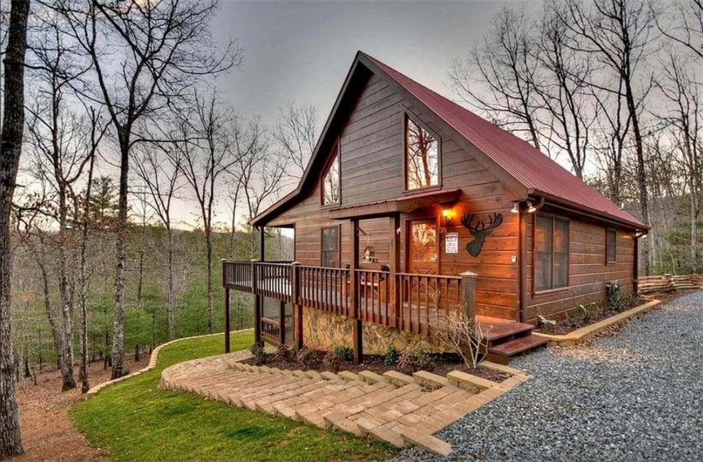 3 bedroom, 3 bathroom, 1,872 sq ft single family residence for sale at 35 Big Buck Circle, Blue Ridge, GA 30513 — photo 2