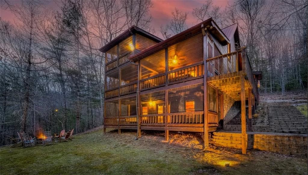 3 bedroom, 3 bathroom, 1,872 sq ft single family residence for sale at 35 Big Buck Circle, Blue Ridge, GA 30513 — photo 1 of 61