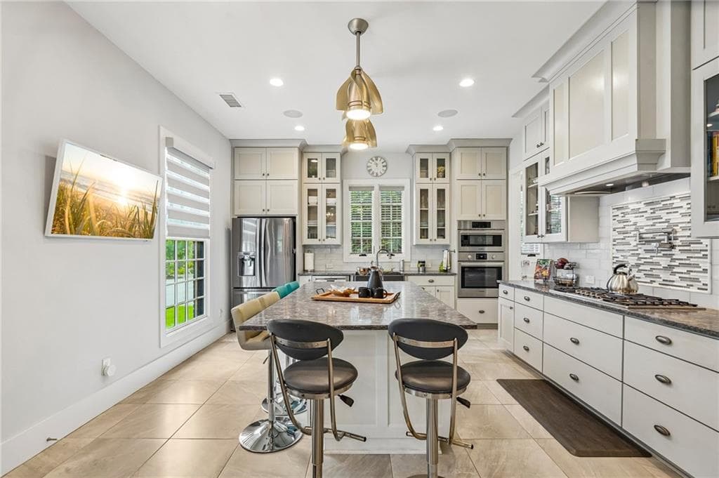 3 bedroom, 3 bathroom, 2,222 sq ft single family residence for sale at 190 3rd Street, Fayetteville, GA 30214 — photo 3