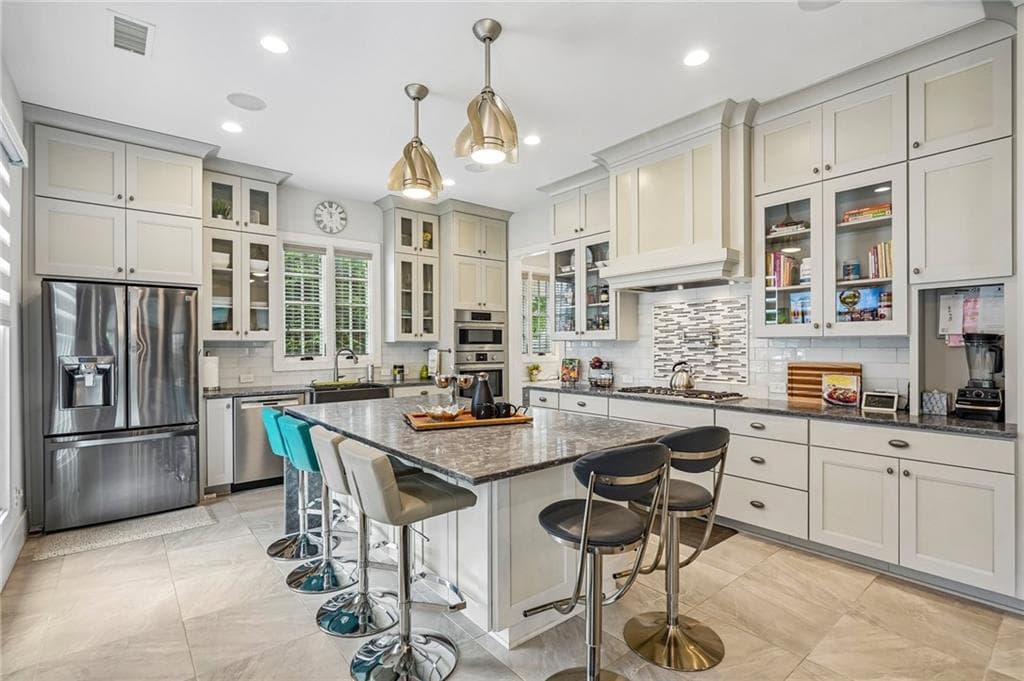 3 bedroom, 3 bathroom, 2,222 sq ft single family residence for sale at 190 3rd Street, Fayetteville, GA 30214 — photo 4