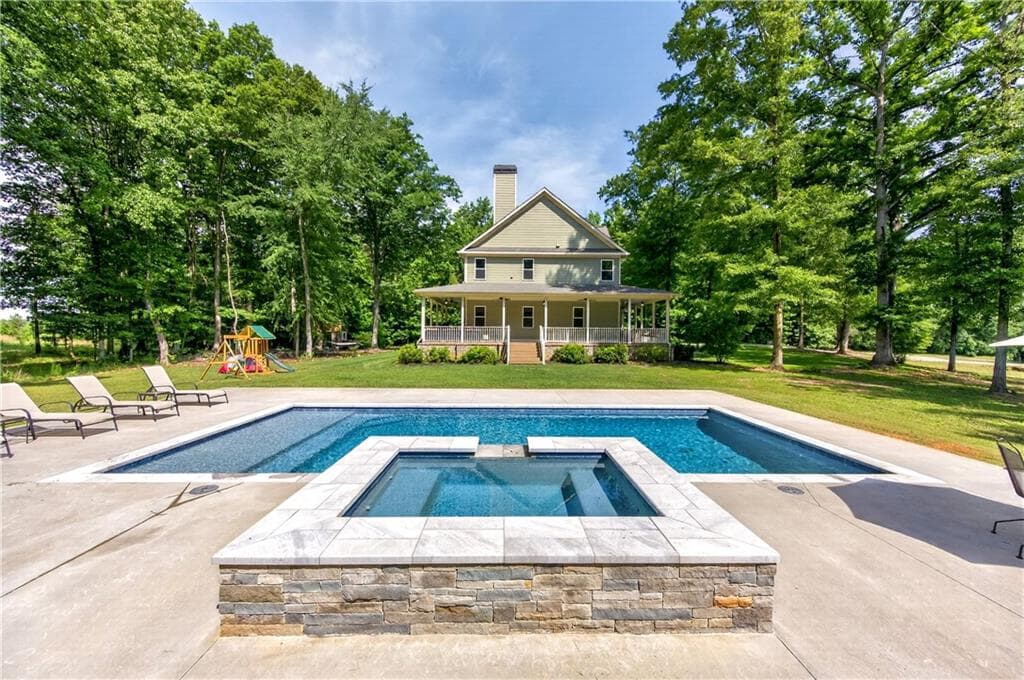 4 bedroom, 4 bathroom, 3,869 sq ft single family residence for sale at 632 Geiger Road, Jefferson, GA 30549 — photo 2