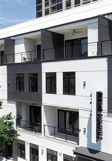 3 bedroom, 4 bathroom, 2,640 sq ft townhouse for sale at 223 16th Street 6, Atlanta, GA 30363