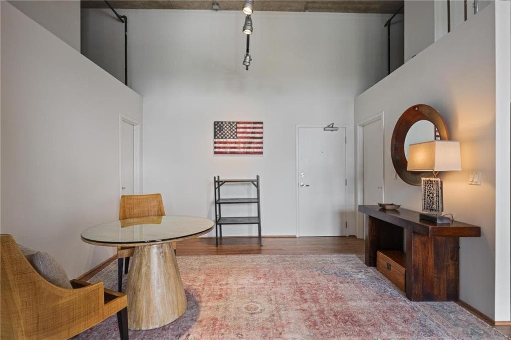 1 bedroom, 2 bathroom, 1,275 sq ft condominium for sale at 3235 Roswell Road 1021, Atlanta, GA 30305 — photo 2