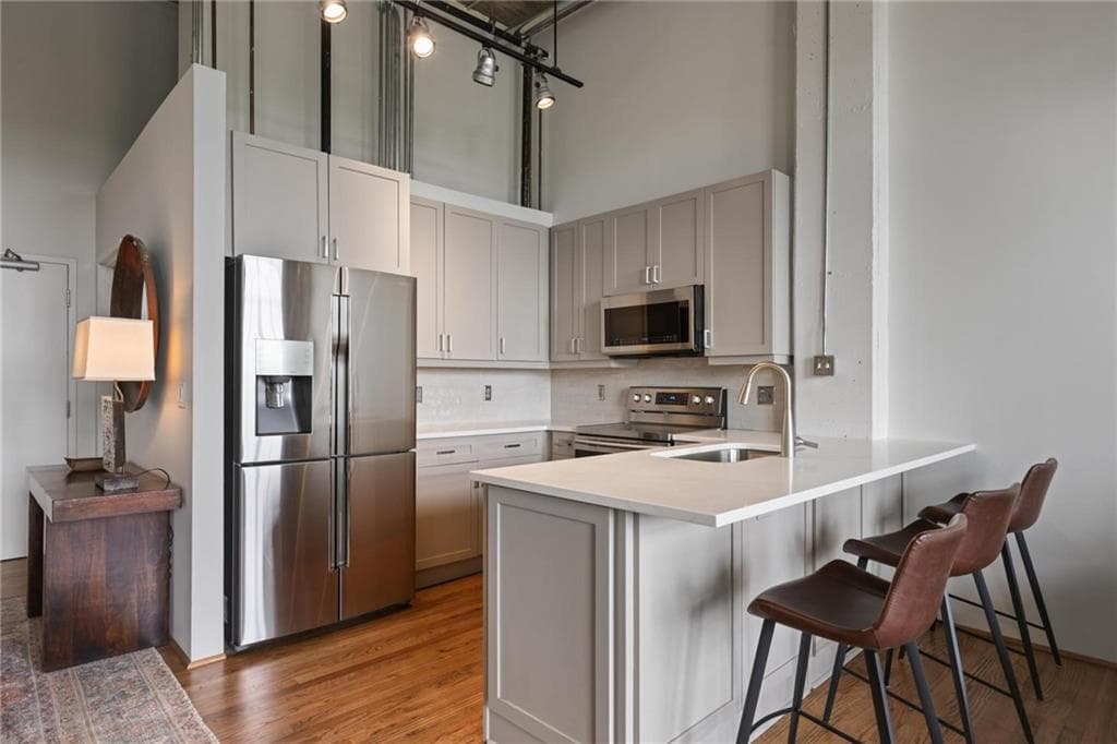1 bedroom, 2 bathroom, 1,275 sq ft condominium for sale at 3235 Roswell Road 1021, Atlanta, GA 30305 — photo 5