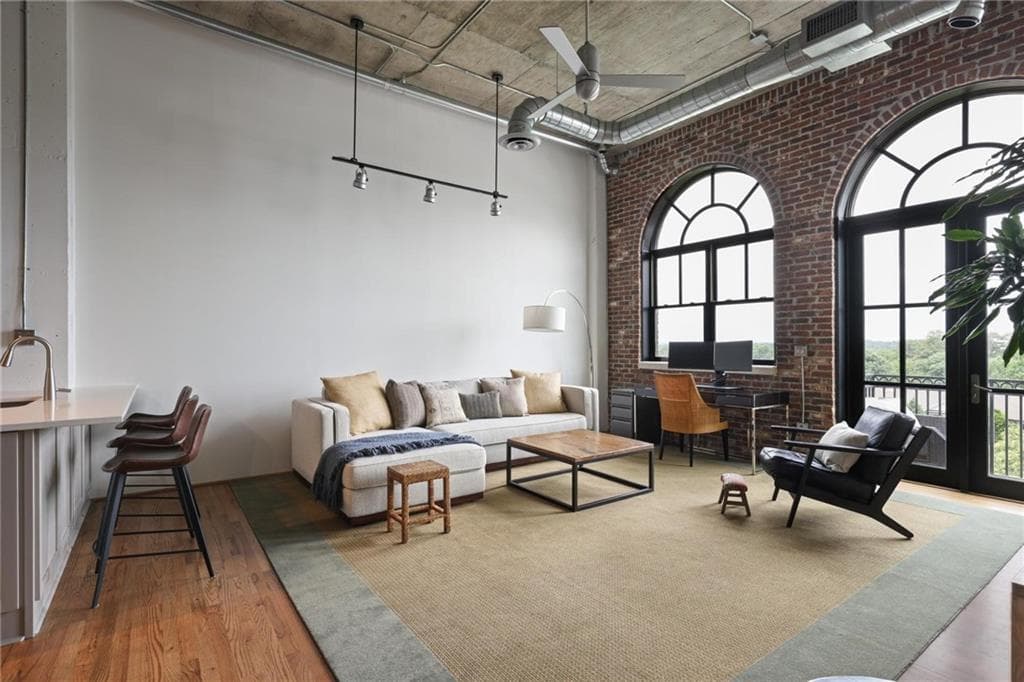1 bedroom, 2 bathroom, 1,275 sq ft condominium for sale at 3235 Roswell Road 1021, Atlanta, GA 30305 — photo 8