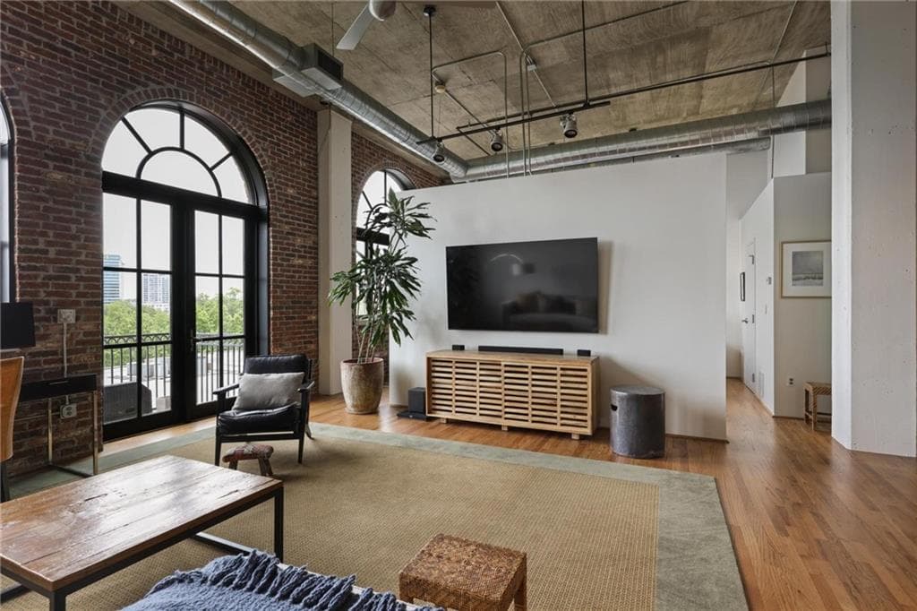 1 bedroom, 2 bathroom, 1,275 sq ft condominium for sale at 3235 Roswell Road 1021, Atlanta, GA 30305 — photo 9
