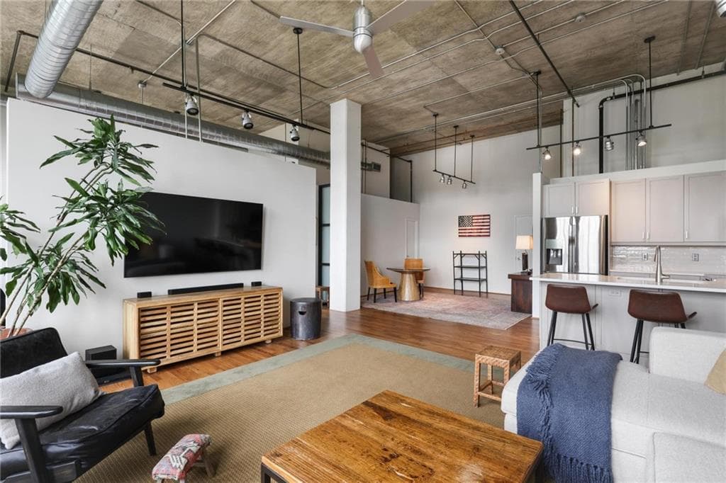 1 bedroom, 2 bathroom, 1,275 sq ft condominium for sale at 3235 Roswell Road 1021, Atlanta, GA 30305 — photo 10